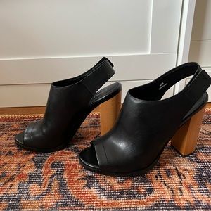 NWOT size 6.5 brand new, never worn Audrey Brooke black heeled sandals